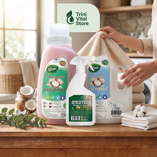 Kit de limpieza Trini Vital Store con detergente, suavizante y aromatizador de coco sobre mesa de madera