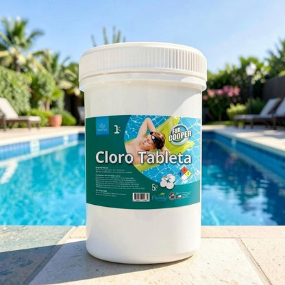 Envase de 1 kilo de tabletas de cloro Ecocooper de Trini Vital Store para desinfección de piscinas al aire libre